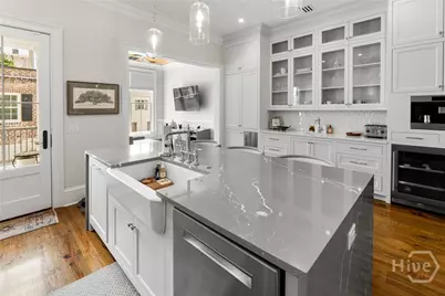 105 E Gordon Street, Savannah, GA 31401 - Photo 11
