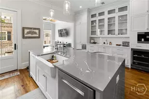 105 E Gordon St, Savannah, GA 31401 - Photo 11