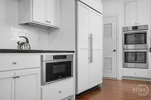 25 W Perry St, Savannah, GA 31401 - Photo 17