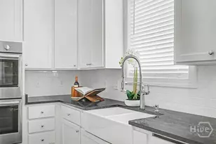 25 W Perry St, Savannah, GA 31401 - Photo 15