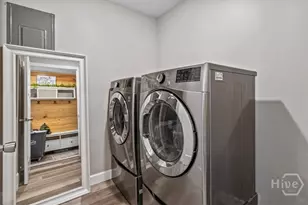 305 E 4th St, Springfield, GA 31329 - Photo 13