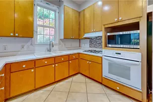 2607 Governor St, Savannah, GA 31408 - Photo 11