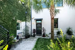 528 Selma St, Savannah, GA 31401 - Photo 1