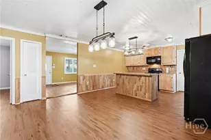 2429 Dolphin Dr, Savannah, GA 31406 - Photo 11
