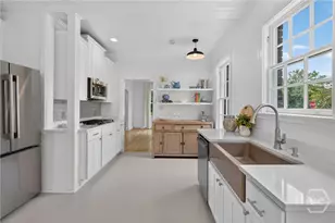 702 E 52nd St, Savannah, GA 31405 - Photo 9