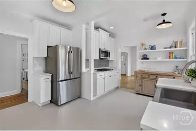 702 E 52nd Street, Savannah, GA 31405 - Photo 11