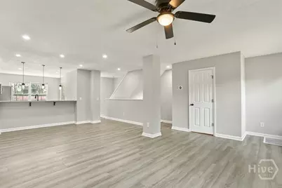2014 Cowan Avenue, Savannah, GA 31405 - Photo 13