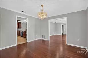 304 Wellington Rd, Savannah, GA 31410 - Photo 15