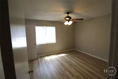 1100 Pineland Avenue #5C, Hinesville, GA 31313 - Photo 3