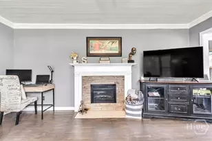 223 E 64th St, Savannah, GA 31405 - Photo 9