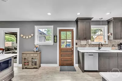 223 E 64th Street, Savannah, GA 31405 - Photo 11