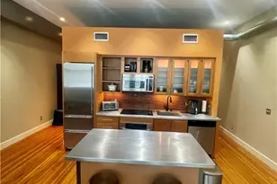 122 W Broughton St, Savannah, GA 31401 - Photo 9