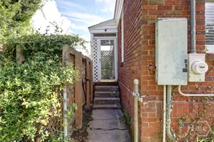 705 E 51st St, Savannah, GA 31405 - Photo 25