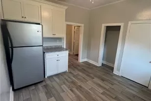 407 E Duffy St, Savannah, GA 31401 - Photo 9