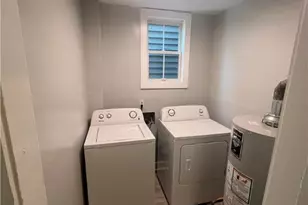 407 E Duffy St, Savannah, GA 31401 - Photo 11
