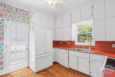 137 E 53rd Street, Savannah, GA 31405 - Photo 19
