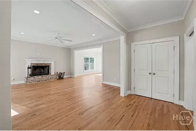 415 E 58th Street, Savannah, GA 31405 - Photo 9