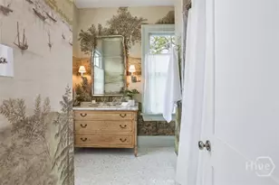 123 W Charlton St, Savannah, GA 31401 - Photo 11
