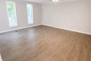1611 E Henry St, Savannah, GA 31404 - Photo 5