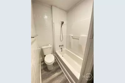 1611 1/2 E Henry Street #B, Savannah, GA 31404 - Photo 3