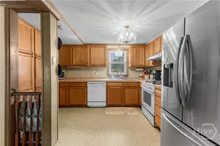 302 Chevis Rd, Savannah, GA 31419 - Photo 13