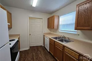 9842 Whitfield Ave, Savannah, GA 31406 - Photo 5
