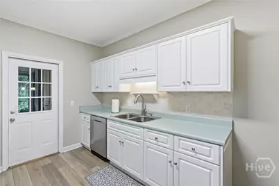 19 Chaintree Drive #Furnished, Savannah, GA 31419 - Photo 11