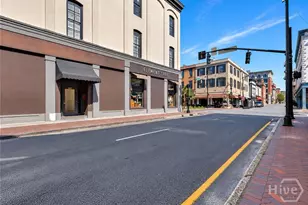 105 Whitaker St, Savannah, GA 31401 - Photo 3