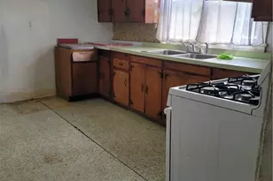801 W 47th St, Savannah, GA 31405 - Photo 11