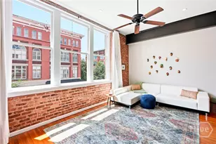 122 W Broughton St, Savannah, GA 31401 - Photo 17