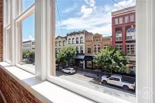 122 W Broughton St, Savannah, GA 31401 - Photo 21