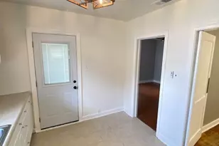 2206 E 41st St, Savannah, GA 31404 - Photo 9