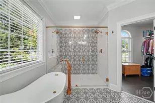 24 Oakcrest Dr E, Savannah, GA 31405 - Photo 41