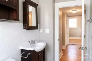 19 W 50th St, Savannah, GA 31401 - Photo 7