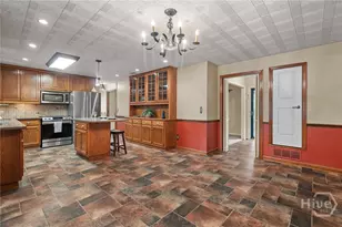 2421 Dolphin Dr, Savannah, GA 31406 - Photo 11