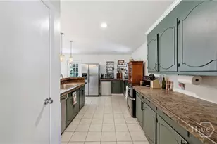 614 Early St, Savannah, GA 31405 - Photo 11