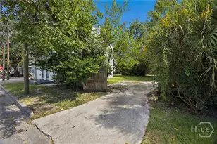 1021 E Bolton St, Savannah, GA 31401 - Photo 37