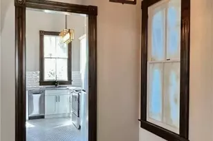 2313 Whitaker St, Savannah, GA 31401 - Photo 5