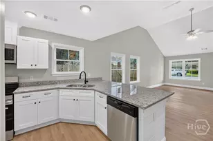 1126 E 56th St, Savannah, GA 31404 - Photo 13