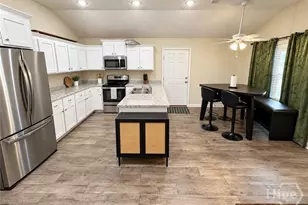 165 Turpentine Cir, Jesup, GA 31545 - Photo 9