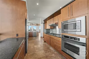 300 Bull St, Savannah, GA 31401 - Photo 27