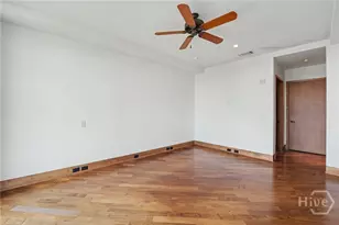 300 Bull St, Savannah, GA 31401 - Photo 29