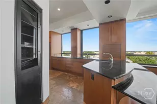 300 Bull St, Savannah, GA 31401 - Photo 21