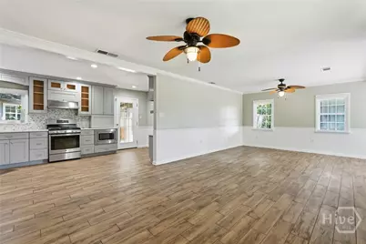 206 Port Royal Drive, Savannah, GA 31410 - Photo 9