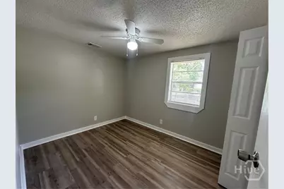 815 E Waldburg Street, Savannah, GA 31401 - Photo 15