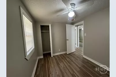 815 E Waldburg Street, Savannah, GA 31401 - Photo 17