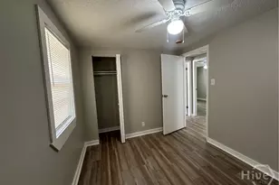 815 E Waldburg St, Savannah, GA 31401 - Photo 17