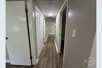 815 E Waldburg Street, Savannah, GA 31401 - Photo 9