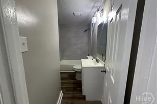 815 E Waldburg St, Savannah, GA 31401 - Photo 23