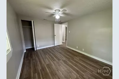 815 E Waldburg Street, Savannah, GA 31401 - Photo 11